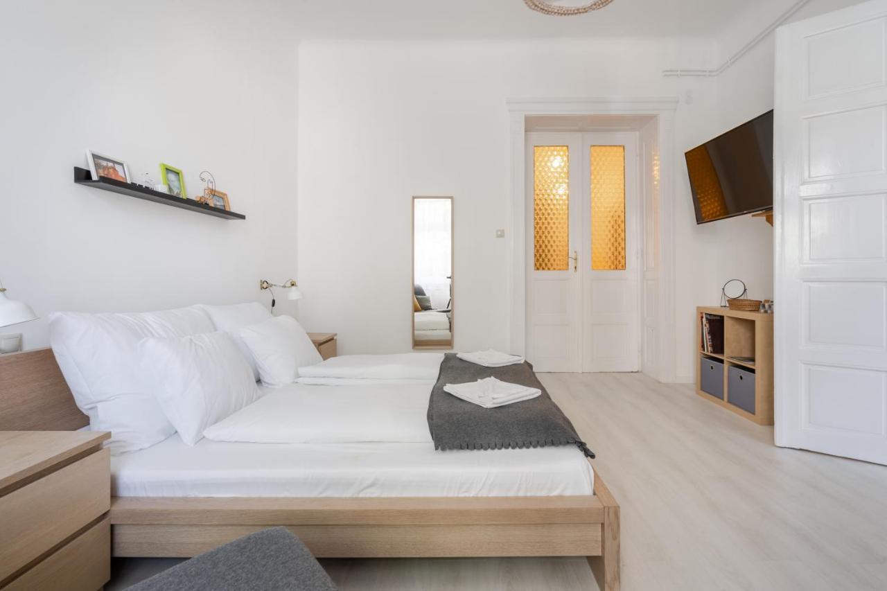Gellert Mountain Apartment ブダペスト エクステリア 写真