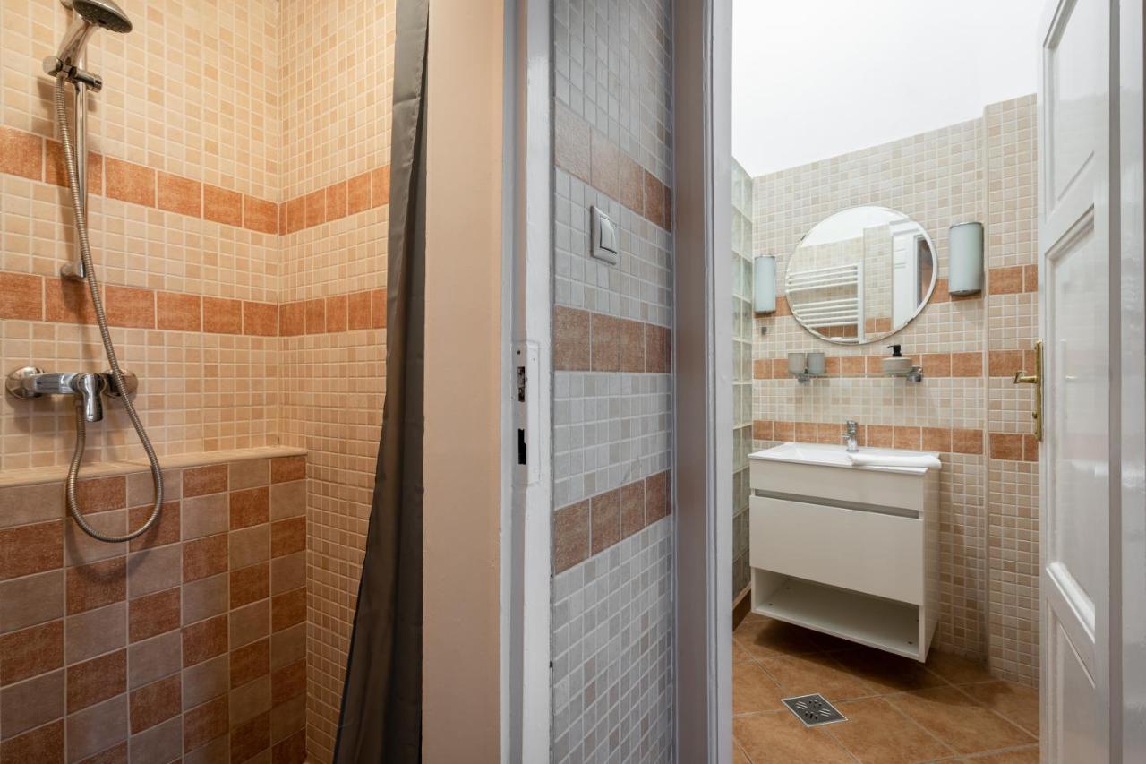 Gellert Mountain Apartment ブダペスト エクステリア 写真