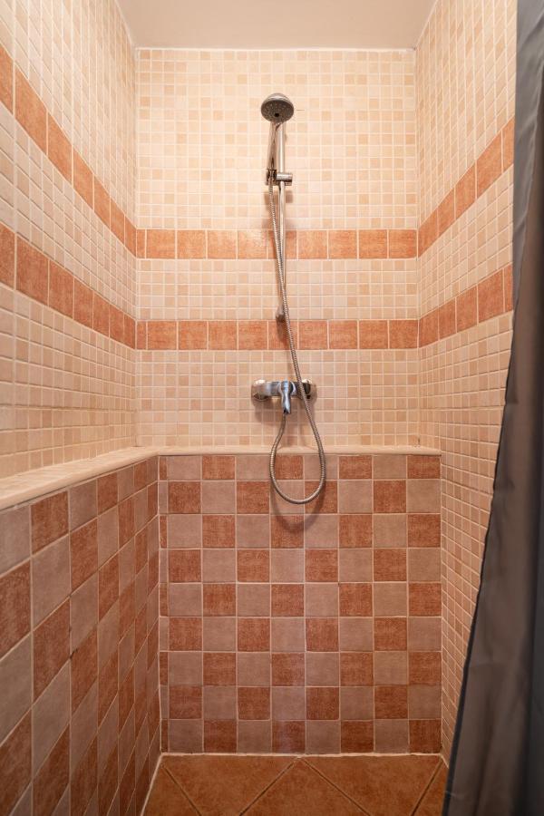 Gellert Mountain Apartment ブダペスト エクステリア 写真