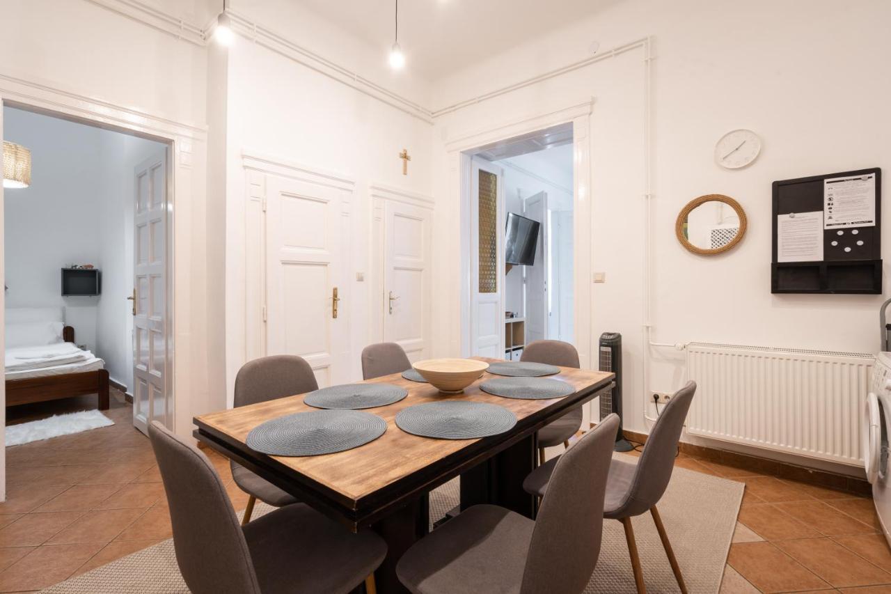 Gellert Mountain Apartment ブダペスト エクステリア 写真