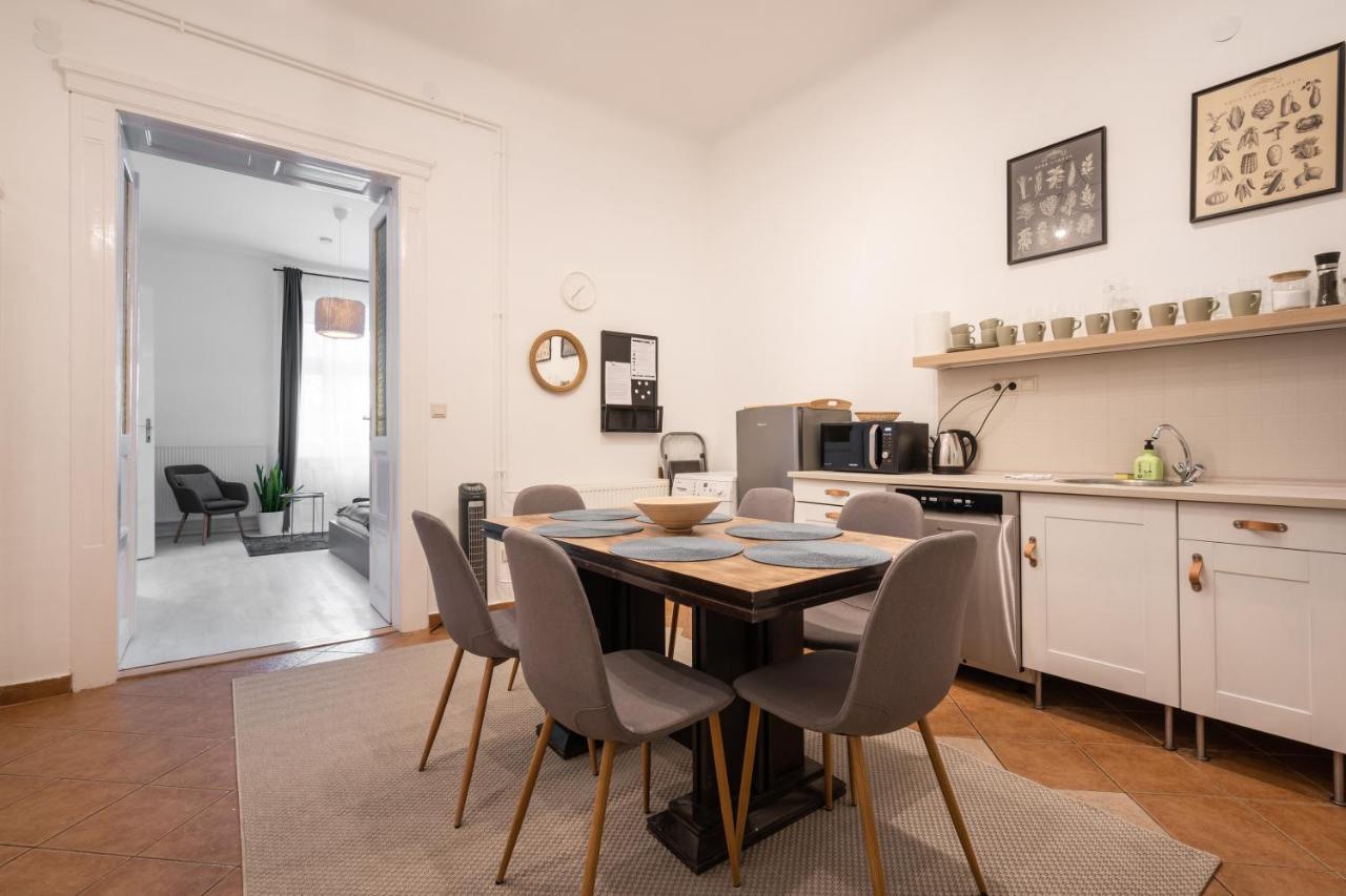 Gellert Mountain Apartment ブダペスト エクステリア 写真